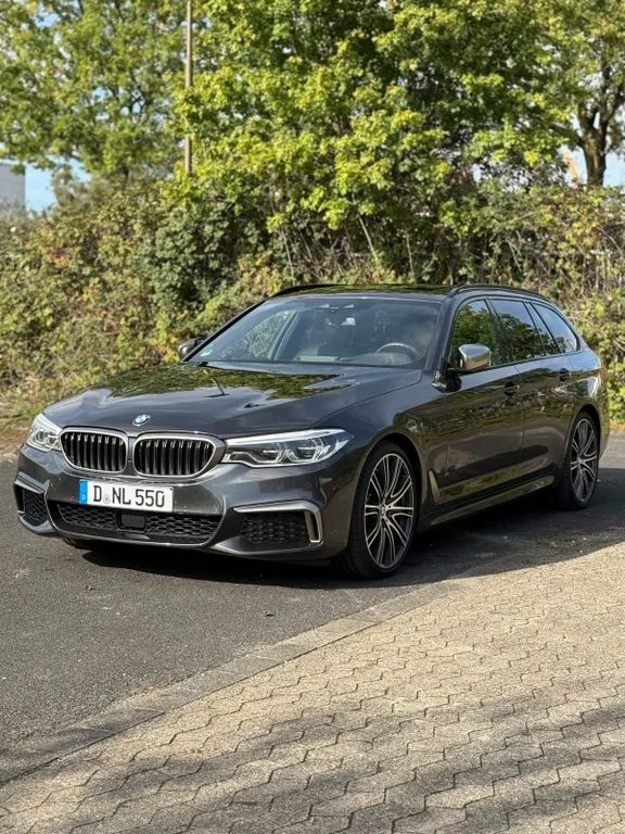 BMW M550