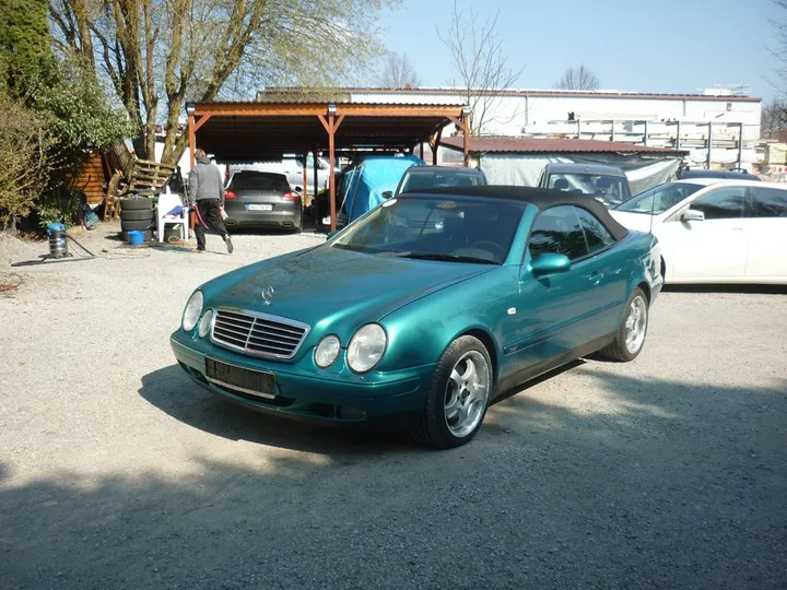 Mercedes-Benz CLK 230