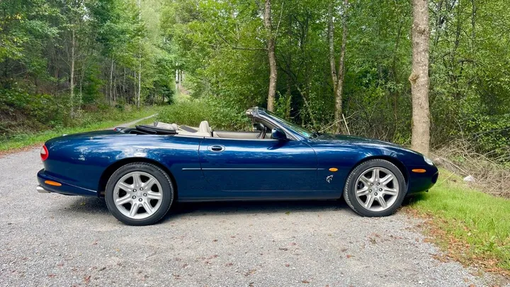 Jaguar XK8