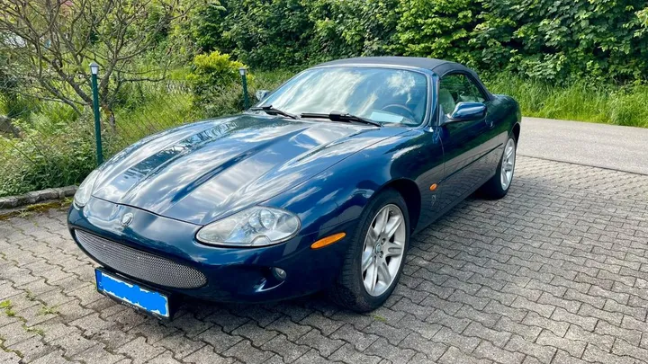Jaguar XK8