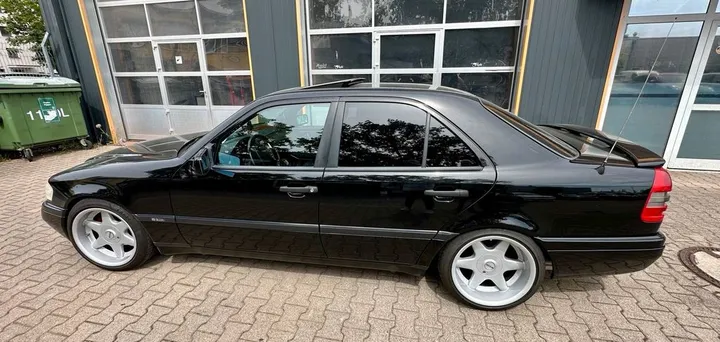Mercedes-Benz C 180