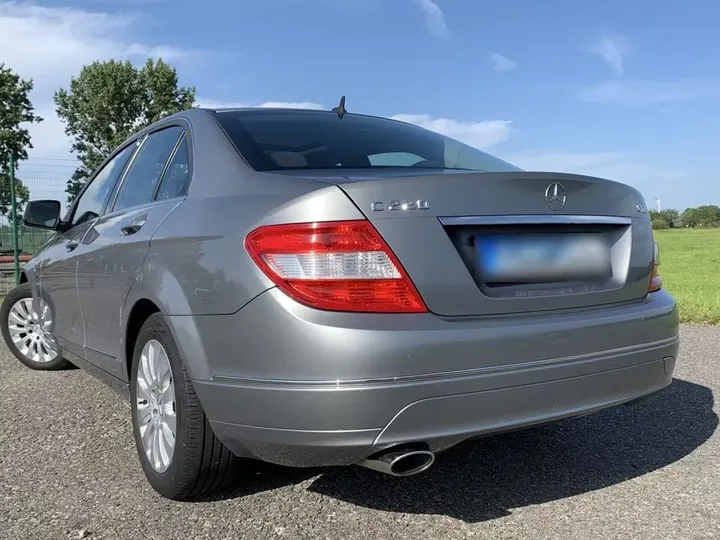 Mercedes-Benz C 220