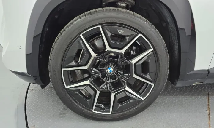 BMW XM