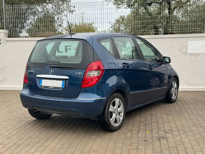Mercedes-Benz A 200