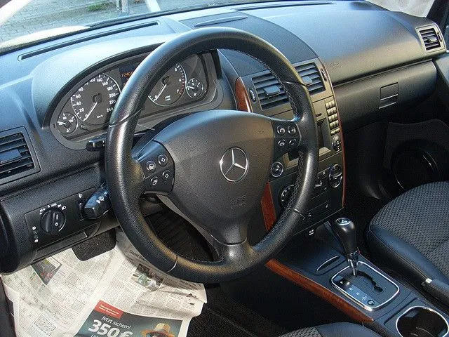 Mercedes-Benz A 200
