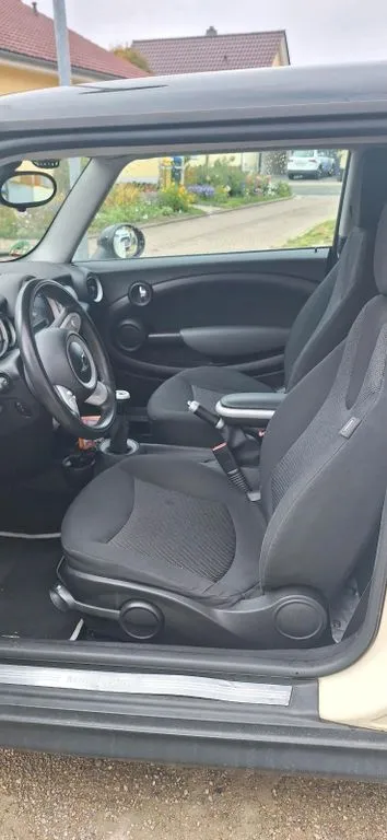 MINI Cooper D