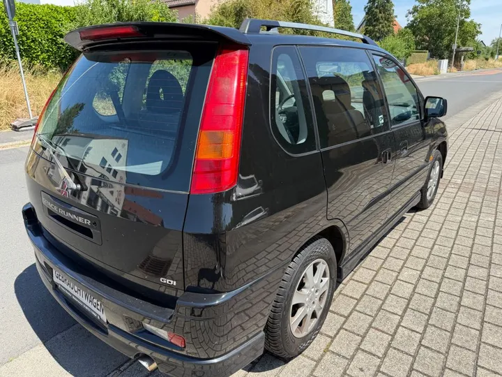 Mitsubishi Space Runner
