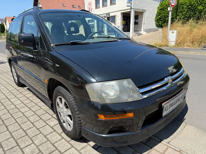 Mitsubishi Space Runner