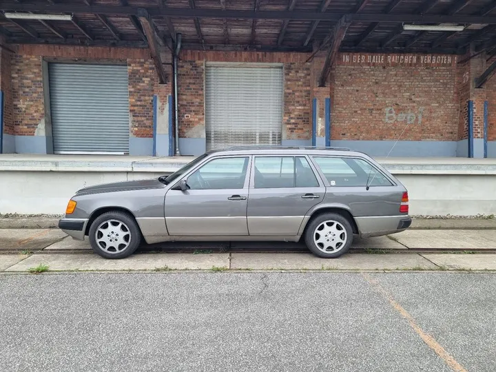 Mercedes-Benz 200