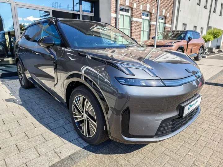 Lynk&Co 08