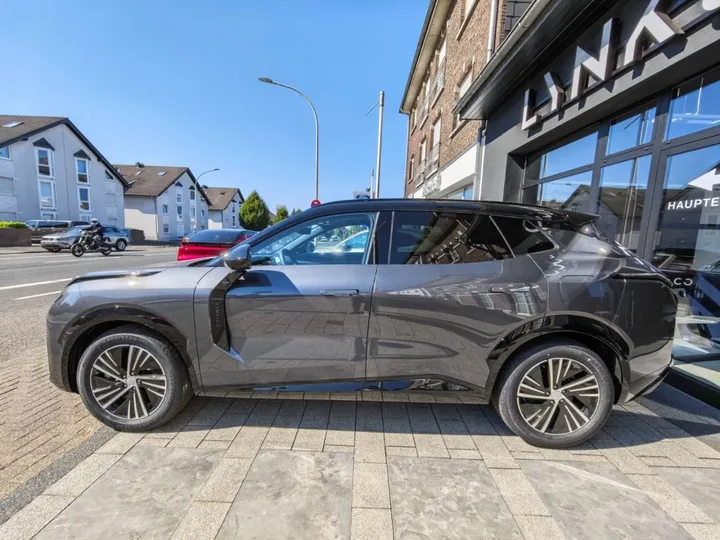 Lynk&Co 08