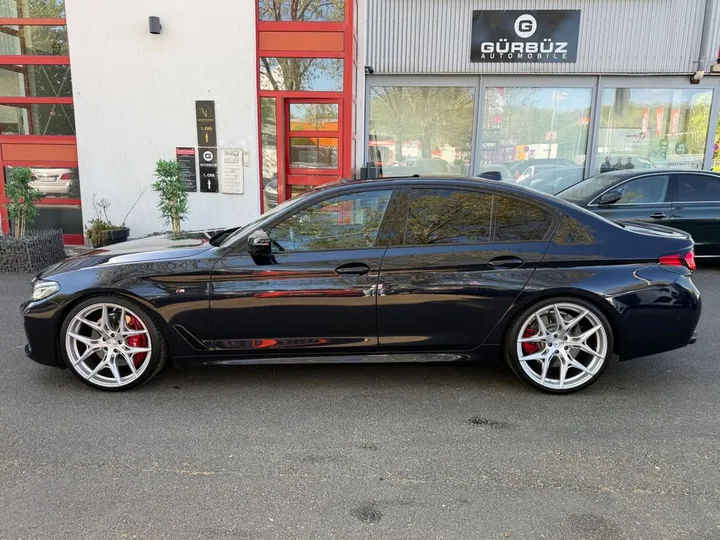 BMW M550