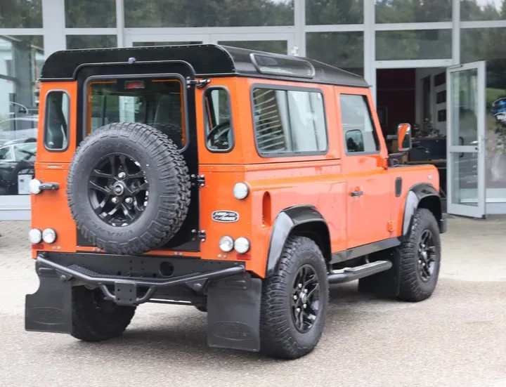 Land Rover Defender