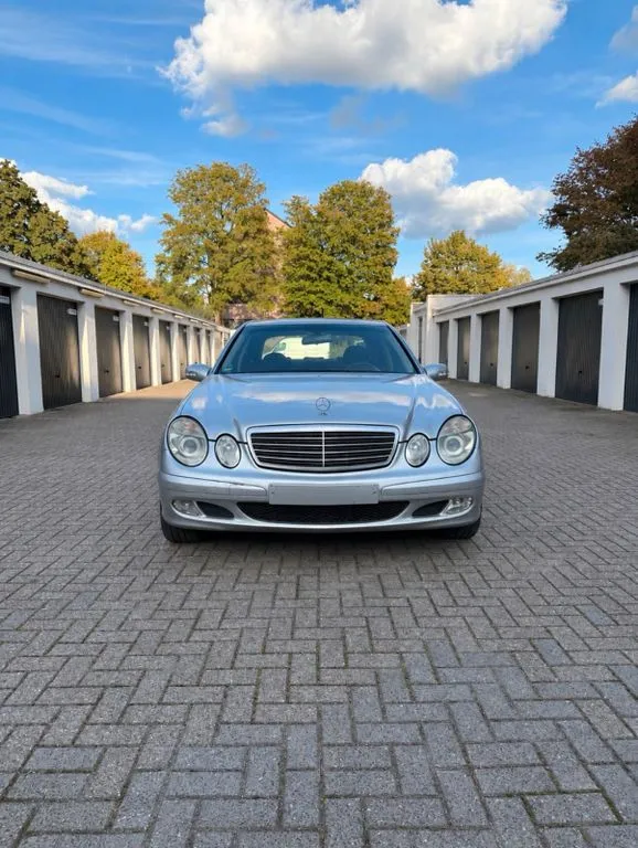Mercedes-Benz E 220