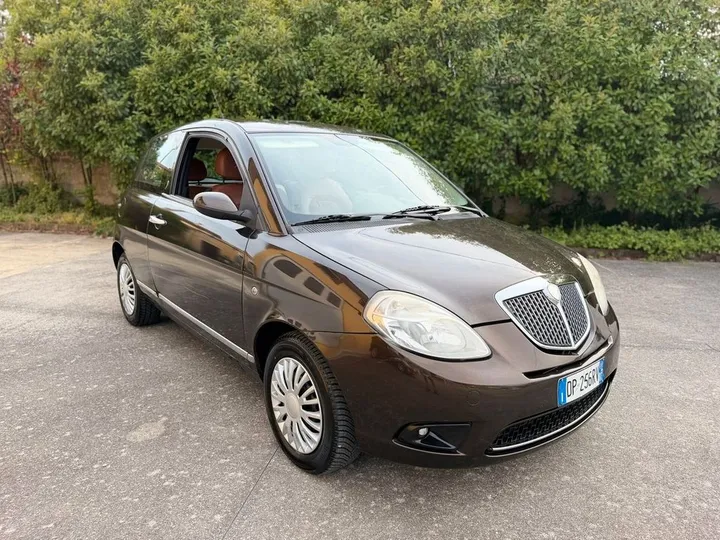 Lancia Ypsilon