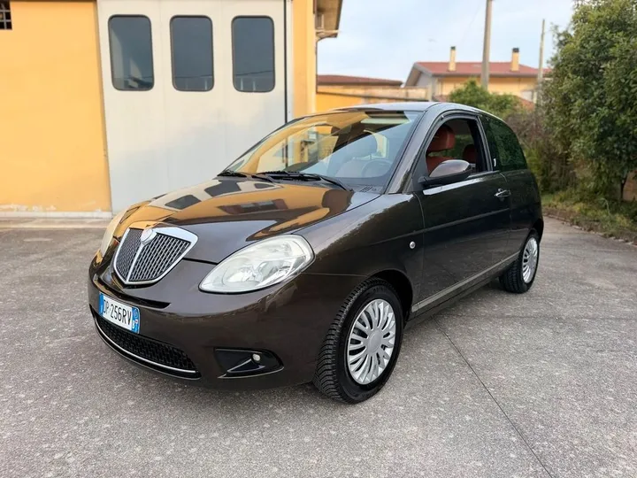 Lancia Ypsilon