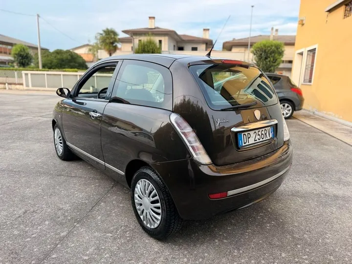 Lancia Ypsilon