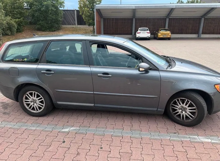 Volvo V50