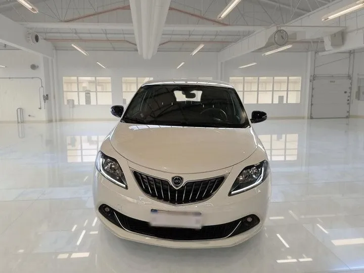 Lancia Ypsilon