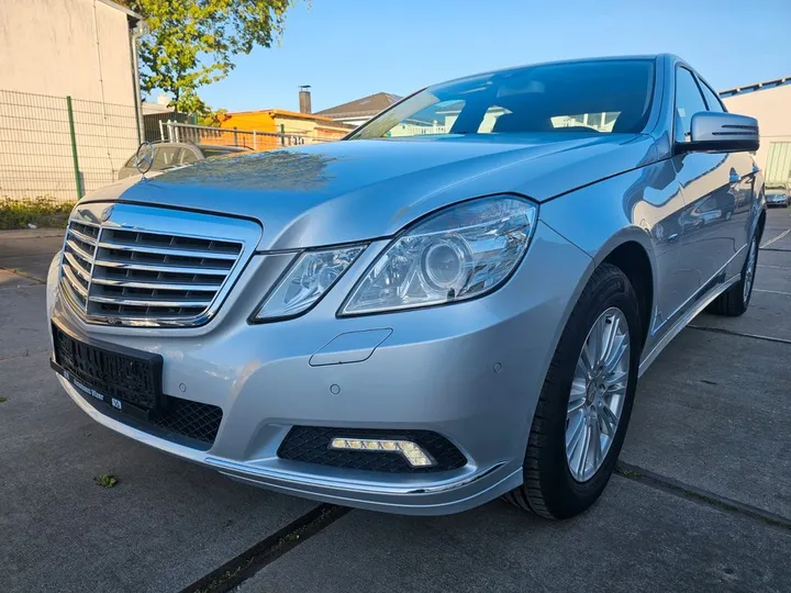 Mercedes-Benz E 200
