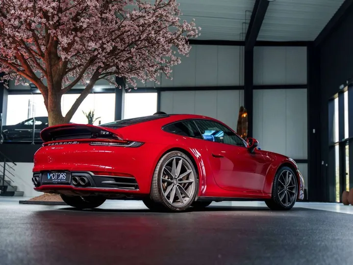 Porsche 992