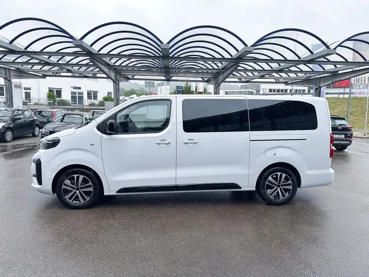 Peugeot Traveller