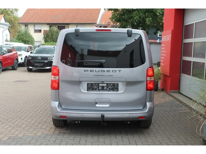 Peugeot Traveller