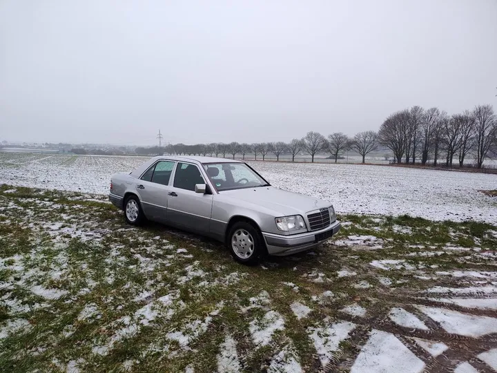 Mercedes-Benz 200