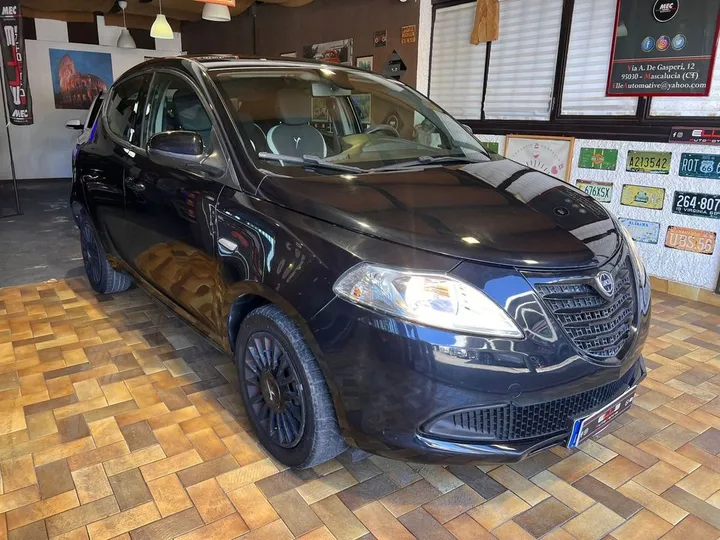 Lancia Ypsilon