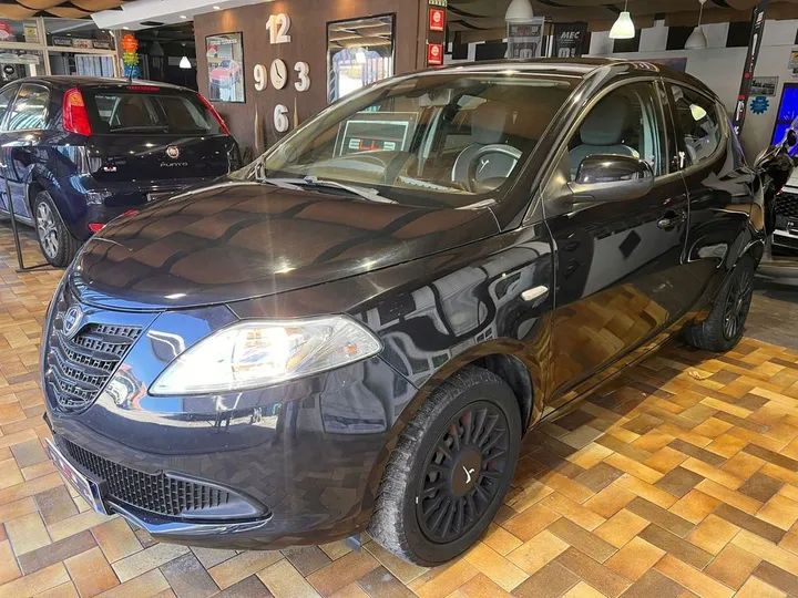 Lancia Ypsilon