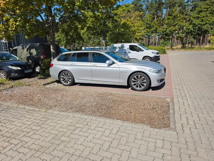 BMW 523