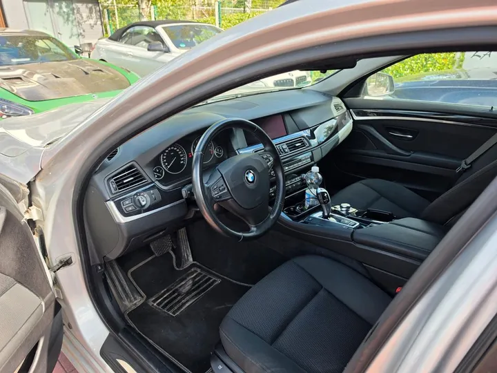 BMW 523