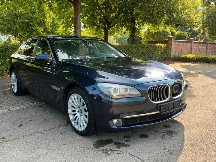 BMW 740