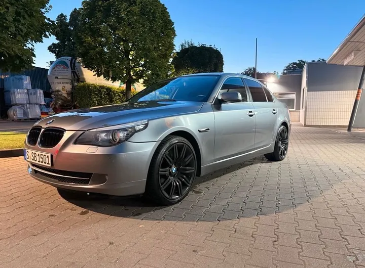 BMW 523