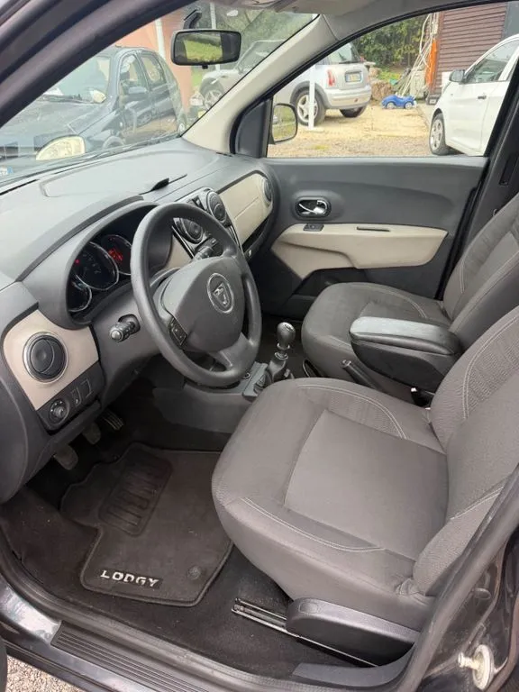 Dacia Lodgy