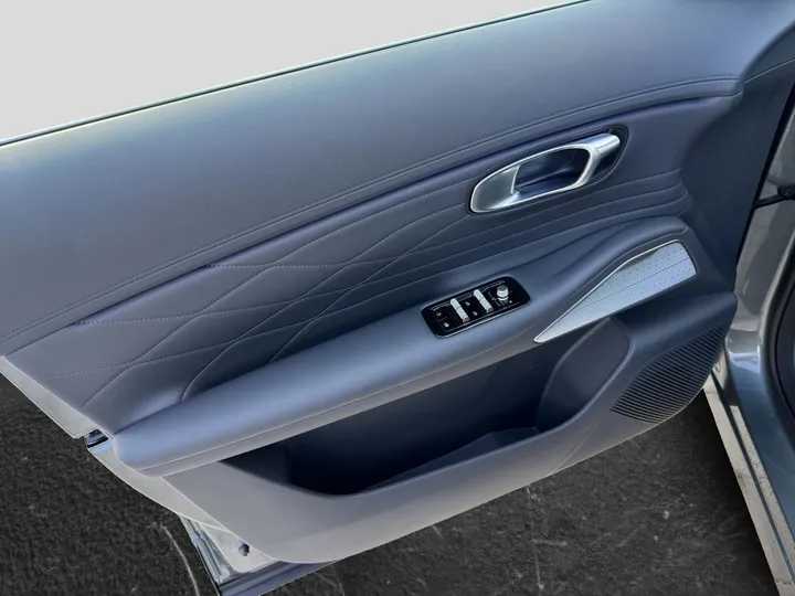 Geely Starray EM-i