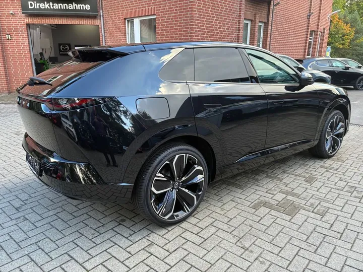 Mazda CX-6e