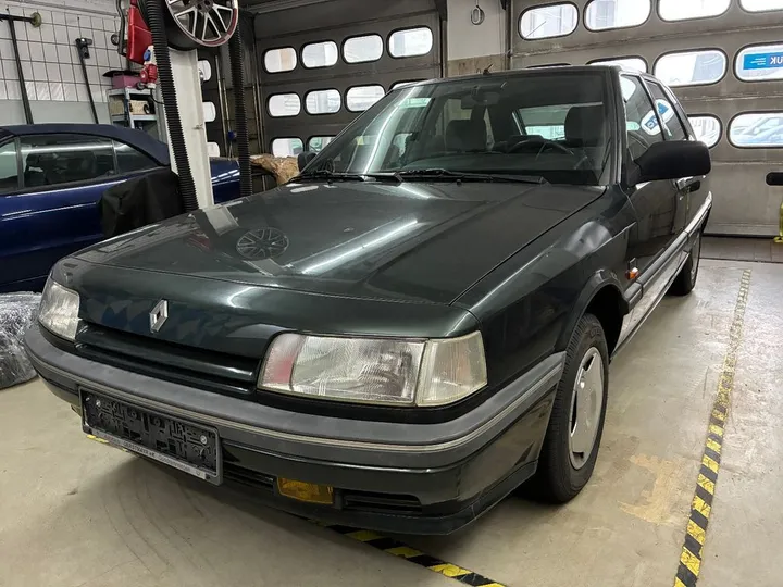 Renault R 21