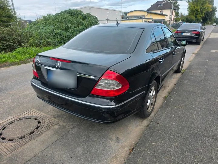 Mercedes-Benz E 280