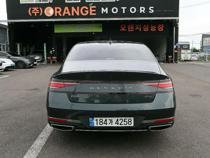 Genesis G90