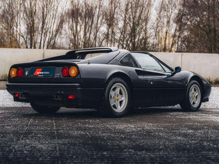 Ferrari 328
