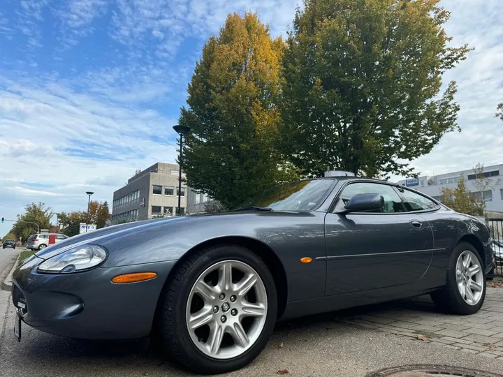 Jaguar XK8
