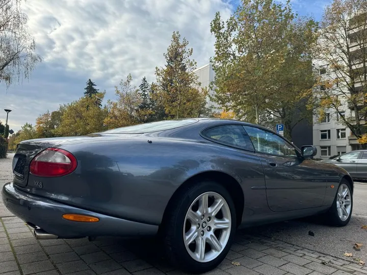 Jaguar XK8