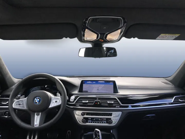 BMW 745