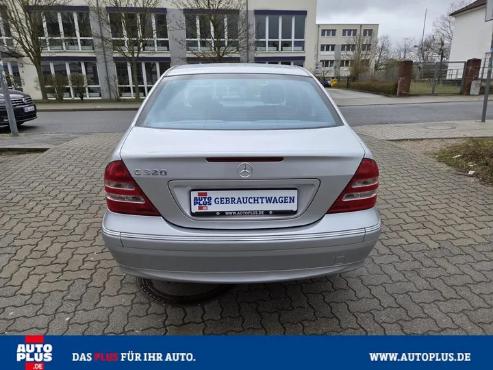 Mercedes-Benz C 320