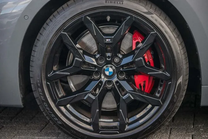 BMW M240i