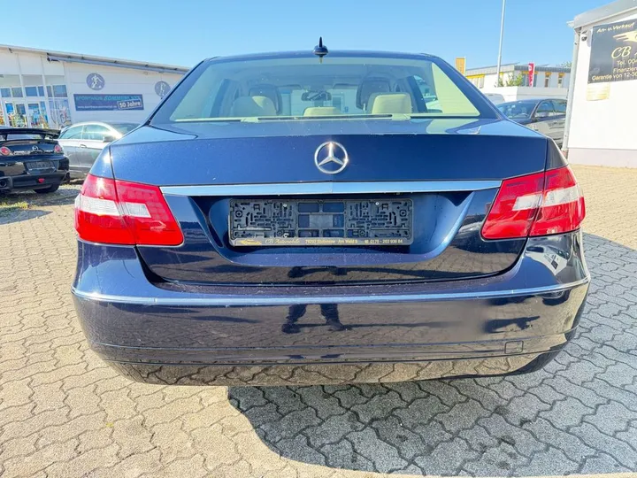 Mercedes-Benz E 220
