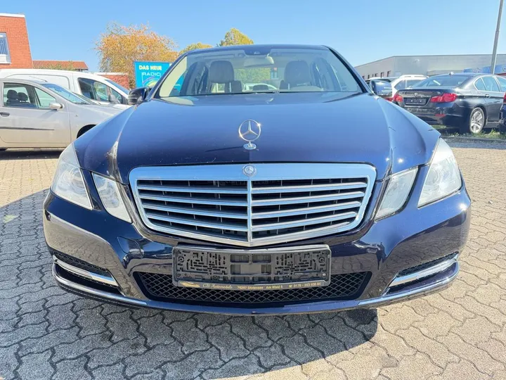 Mercedes-Benz E 220