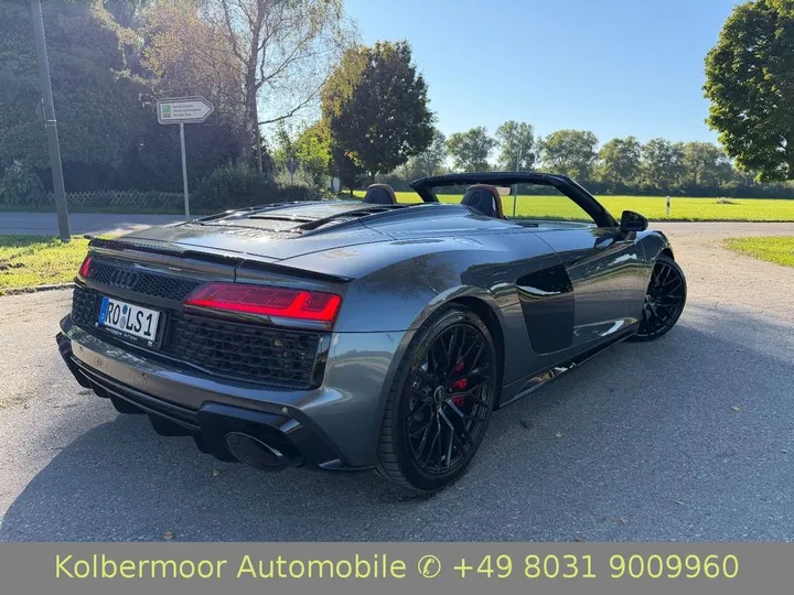 Audi R8