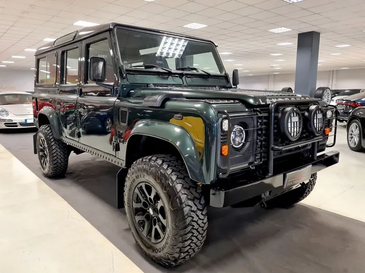 Land Rover Defender